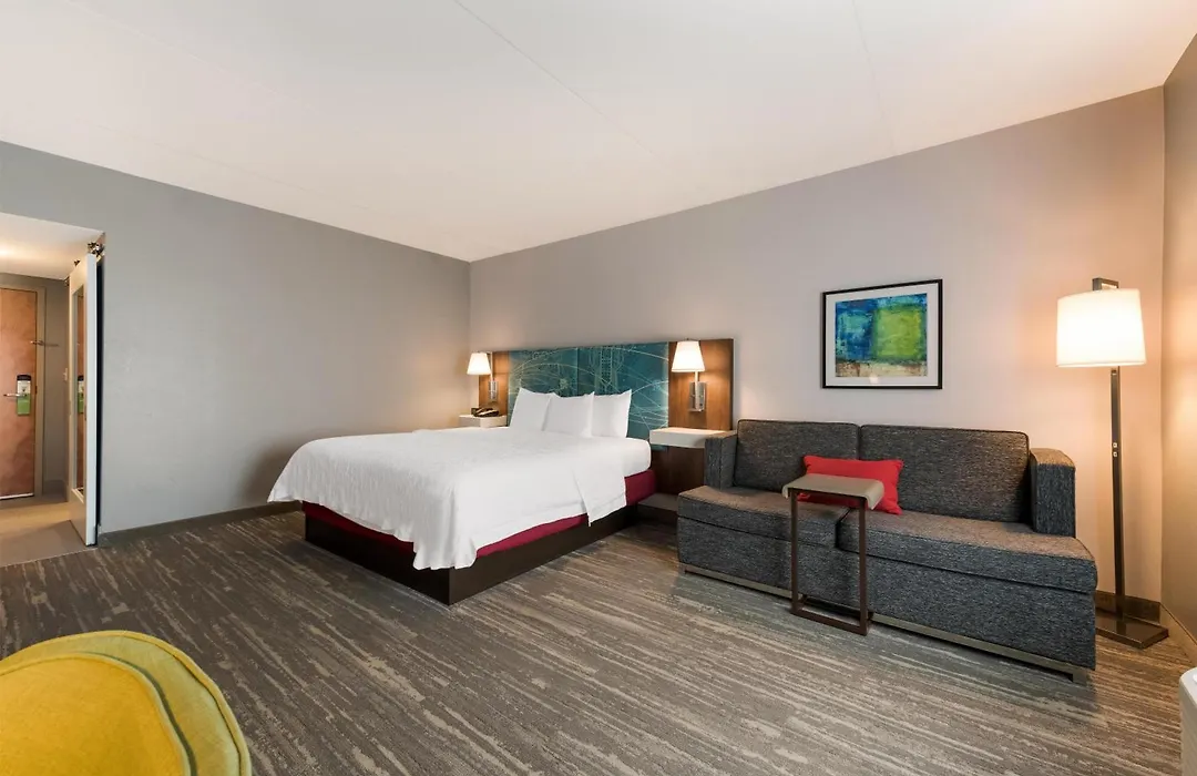 Hampton Inn & Suites Charlotte-Airport-1