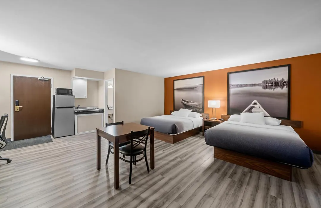 Super 8 By Wyndham North Bay-1