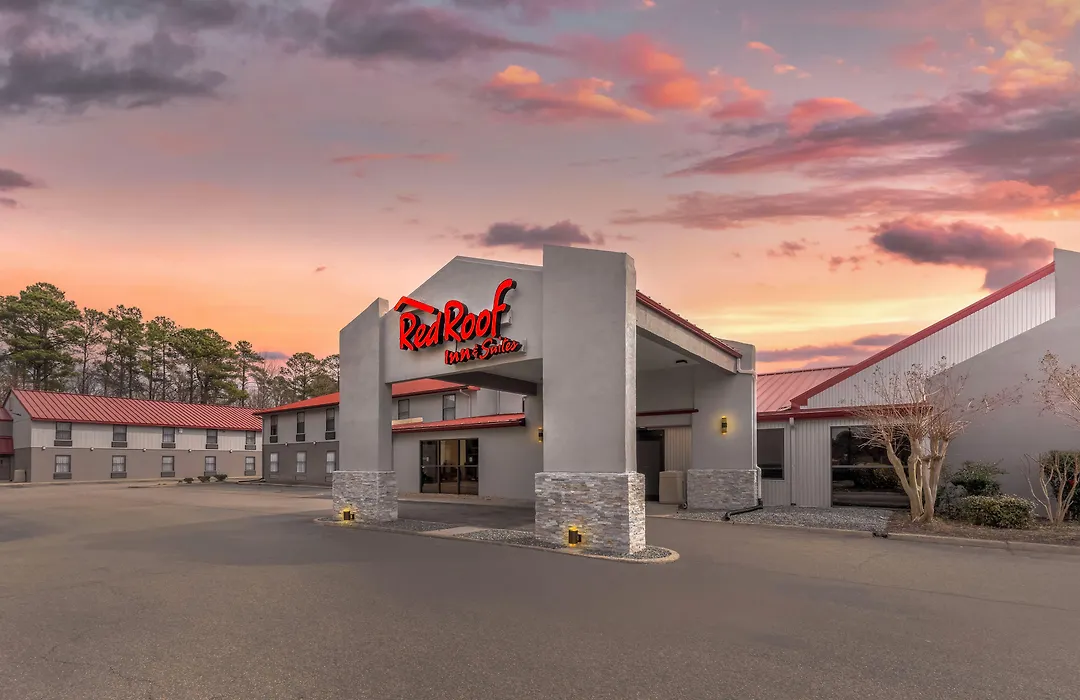 Red Roof Inn & Suites Newport News-1