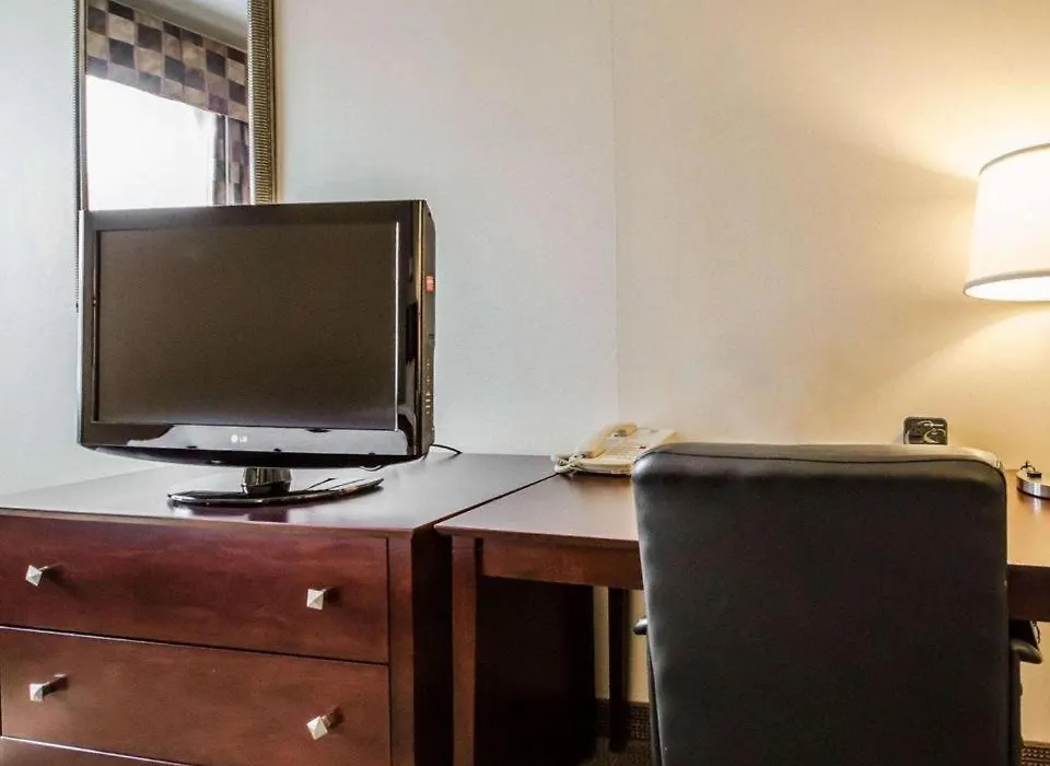 Quality Suites Jeffersonville - Louisville North-1