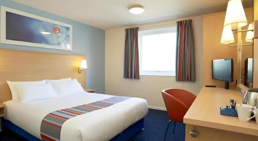 Travelodge Glasgow Airport-1