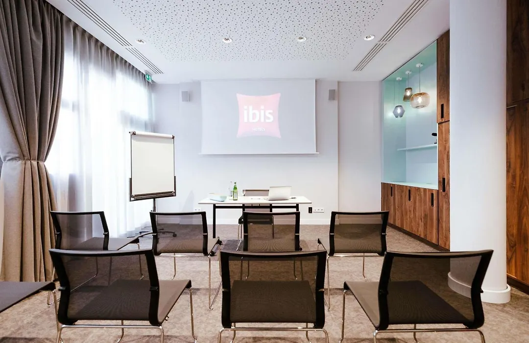 Ibis Luxembourg Airport-1