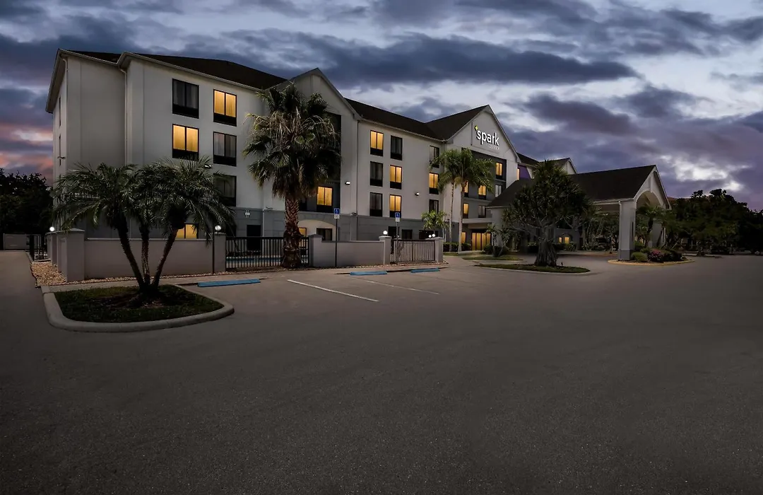 Spark By Hilton Fort Myers-1