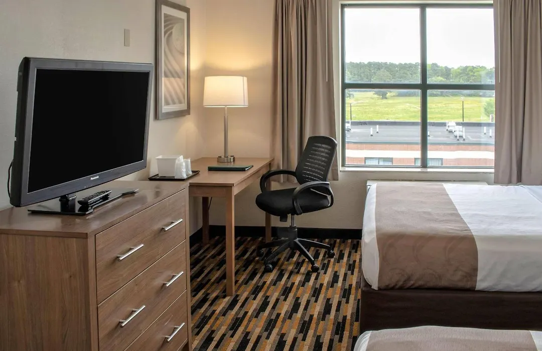 Quality Suites Lake Wright - Norfolk Airport-1