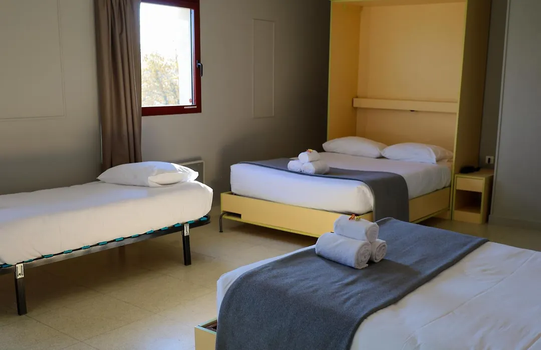 Hôtel Le Bratoria , anciennement Le Saint Vincent-1