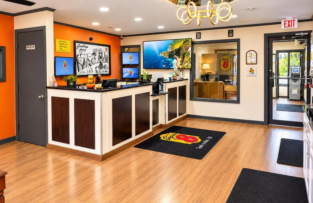Super 8 By Wyndham Hillsville-1