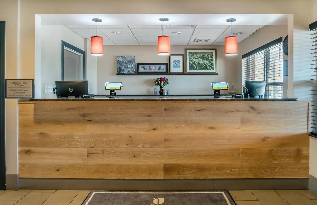 Country Inn & Suites By Radisson, Rossford - Toledo South-1