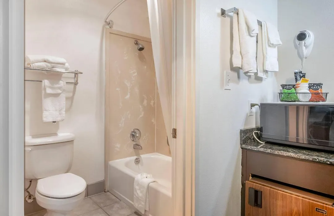 Quality Inn Central Roseburg-1
