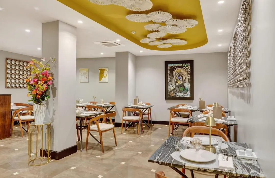 The One Alma Paris-1