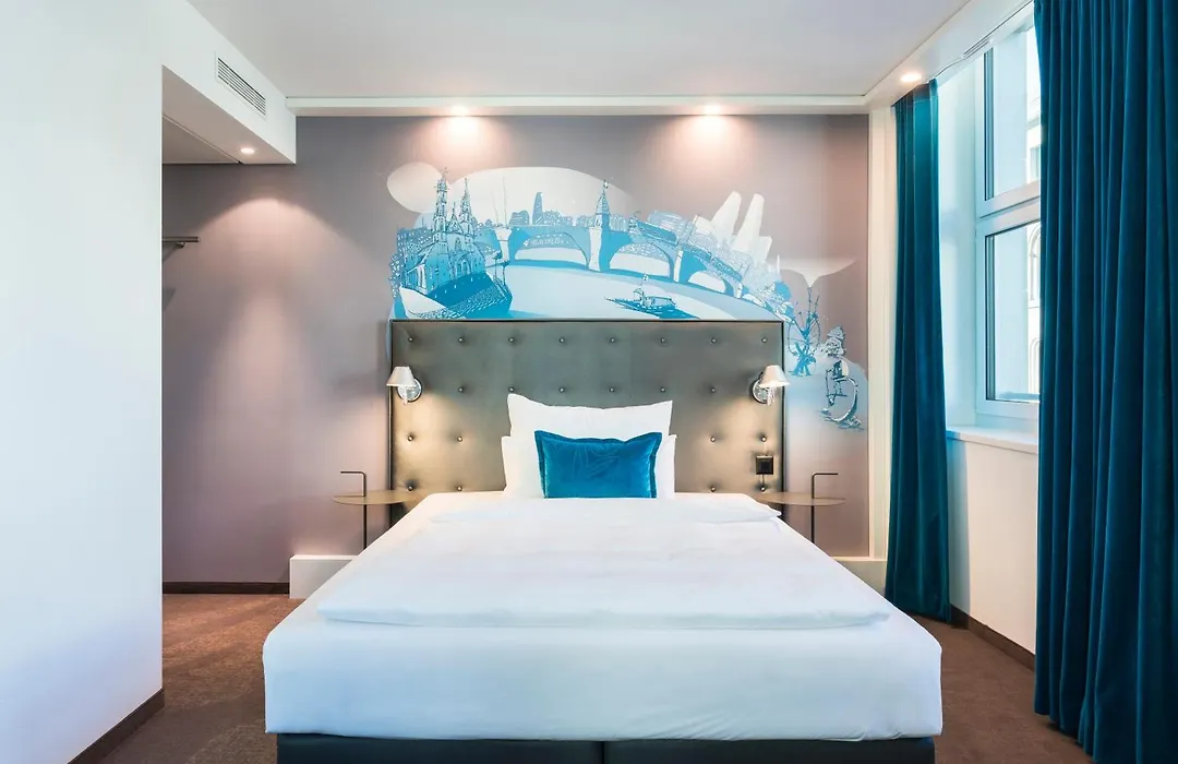 Motel One Basel-1