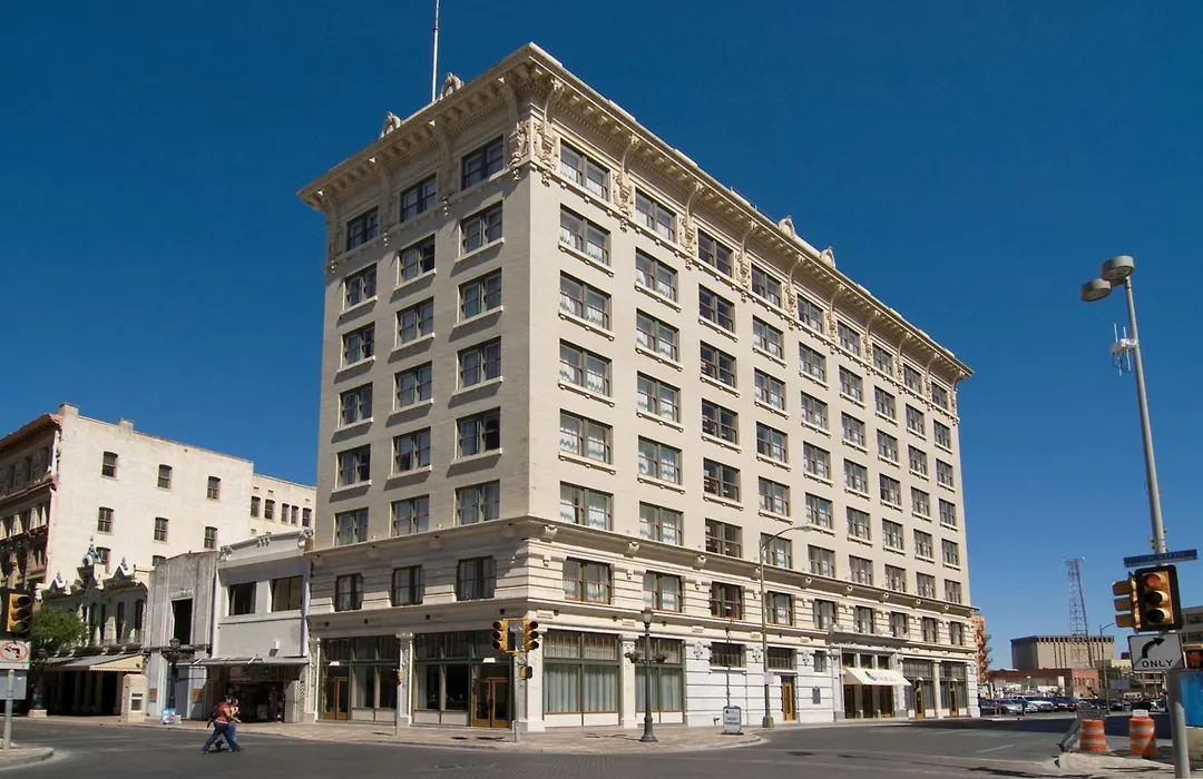 Hotel Gibbs Downtown Riverwalk-1
