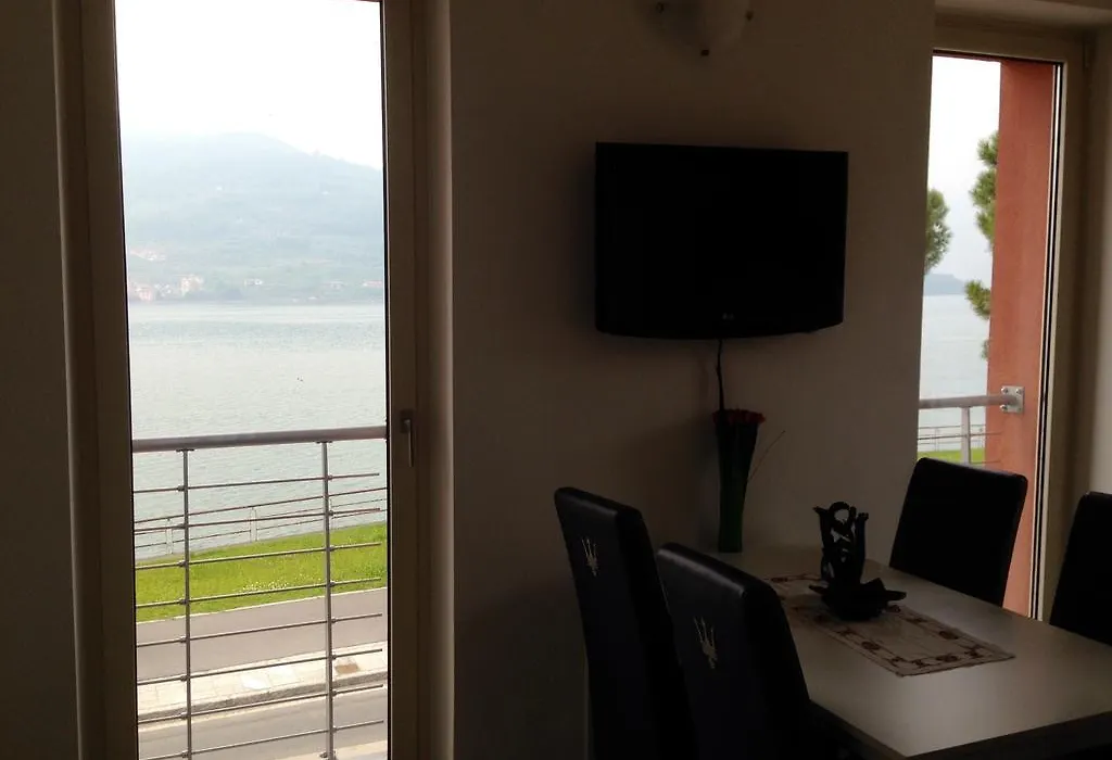 A Lago-1
