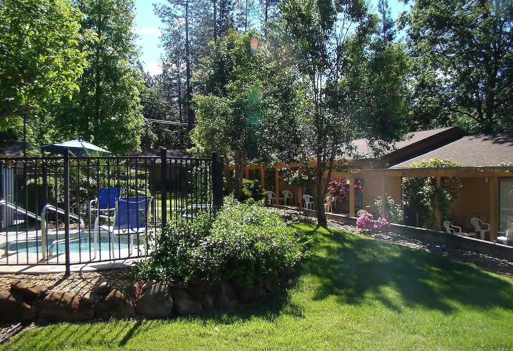 Ponderosa Gardens Motel-1