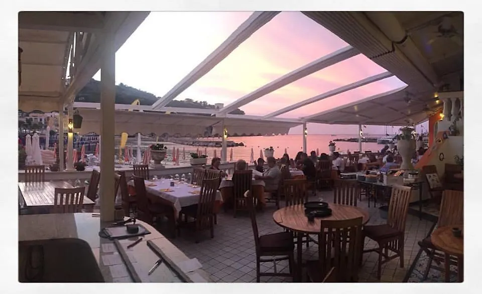 Hotel La Sirenella-1