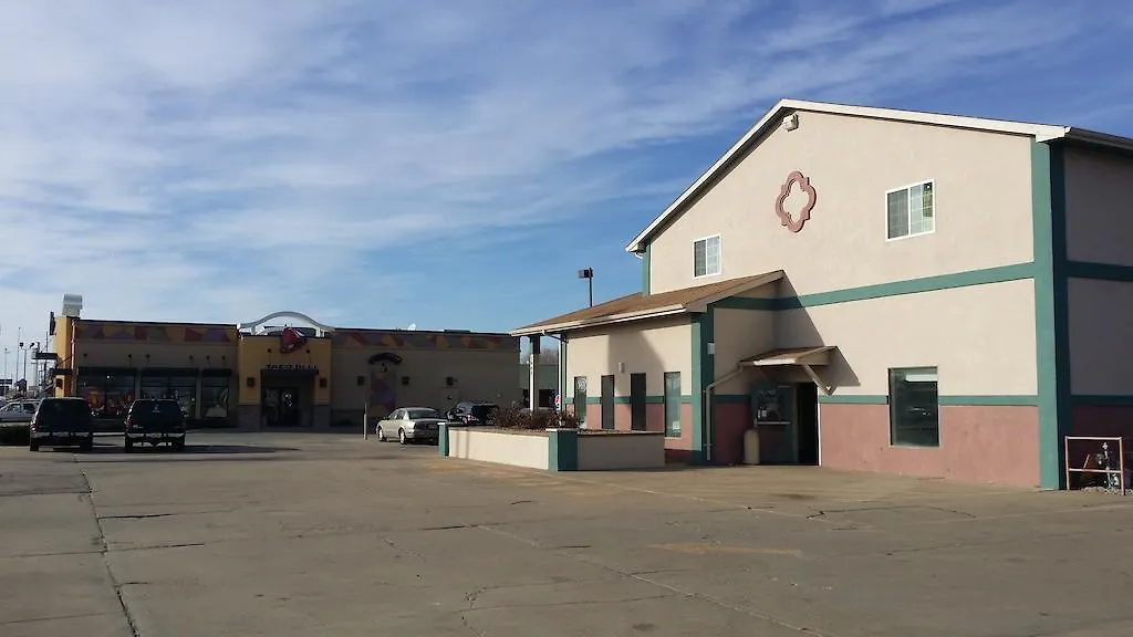 Value Inn & Suites Salina-1
