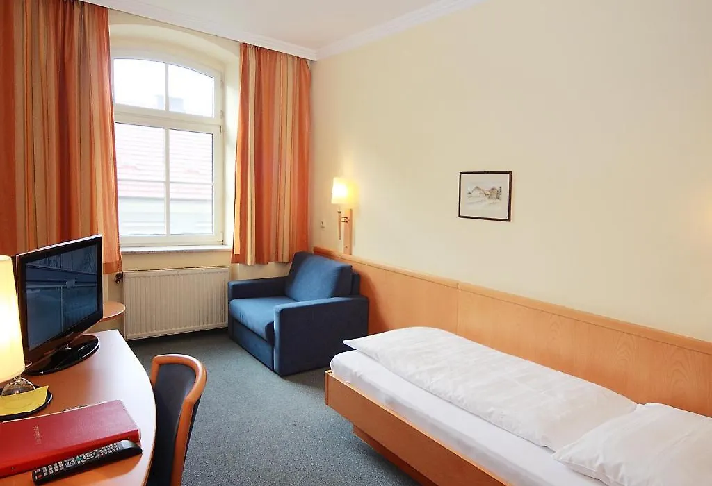 Hotel Goldener Adler-1