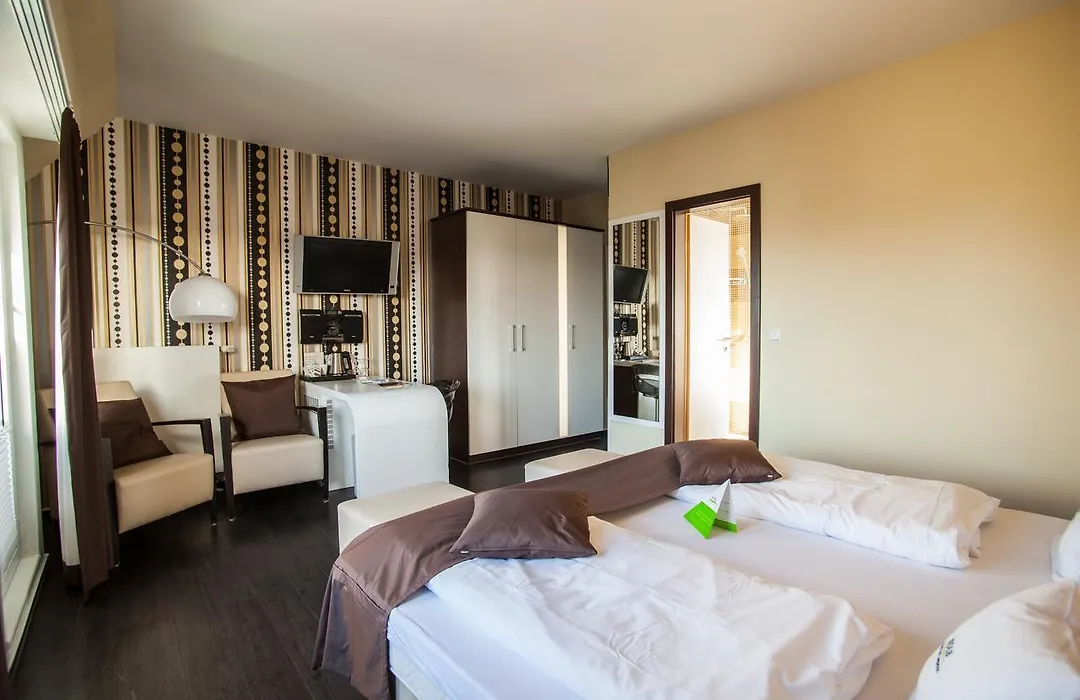 Retro Design Hotel-1