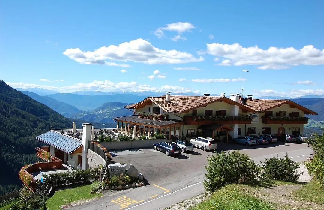 Hotel Gstatsch-1
