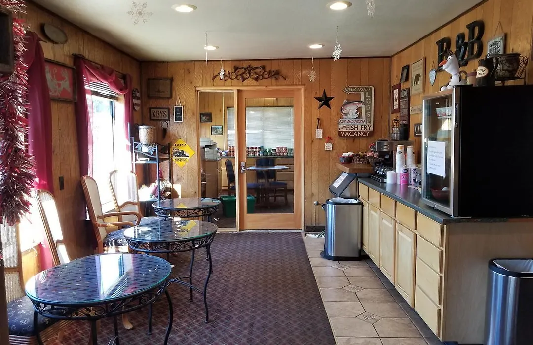 Gold Pan Lodge-1