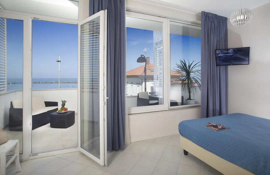 White Suite & Apartments-1