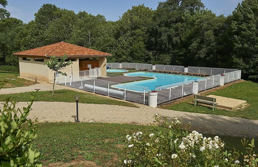 Le Lac Bleu-1