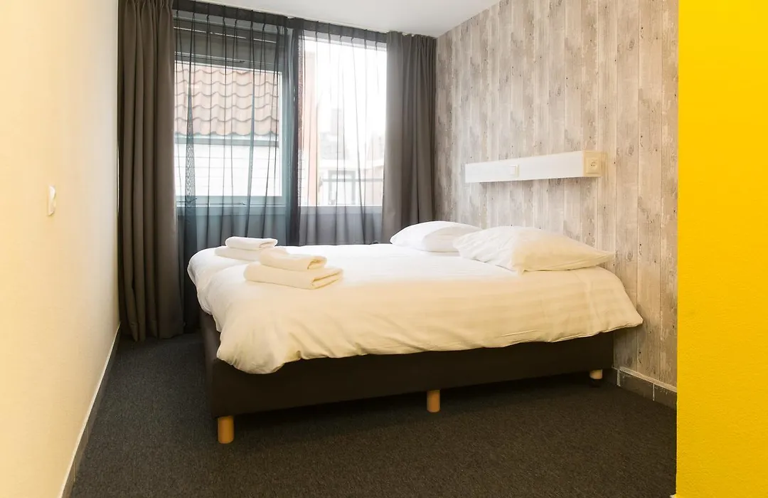 Beach Hotel Katwijk-1