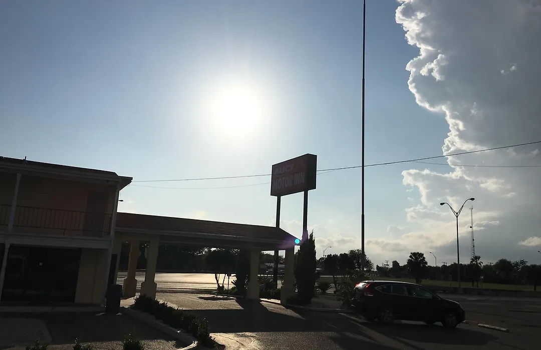 Alice Motor Inn-1