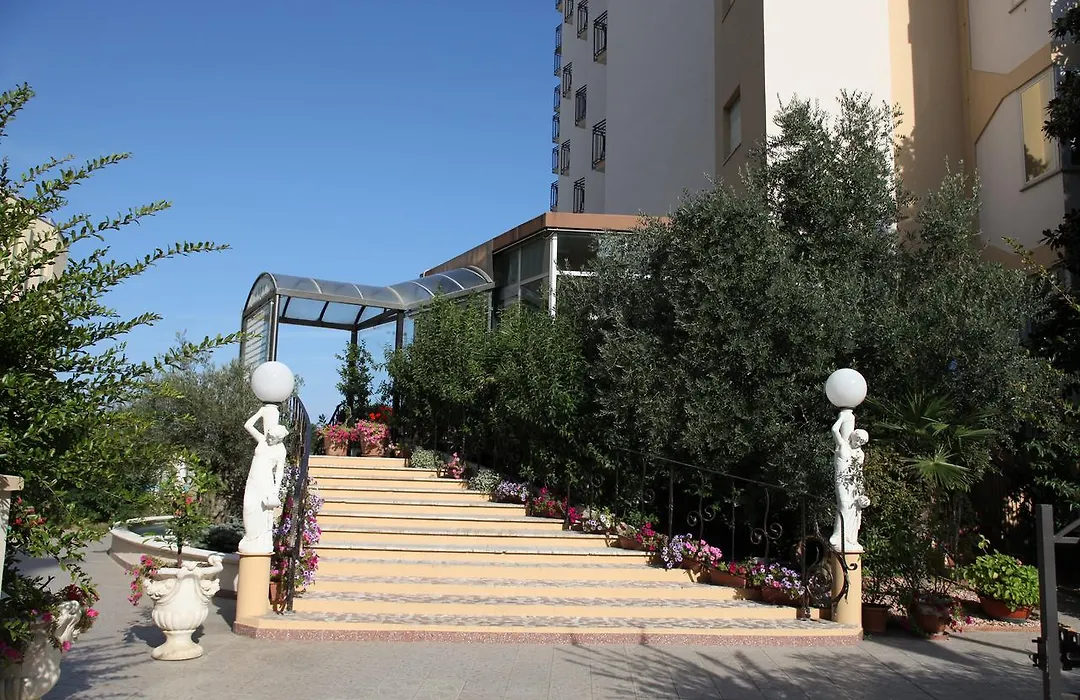 Hotel Plaza-1