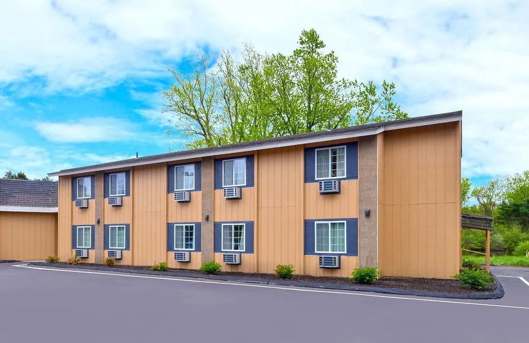 Motel 6 Putnam Ct-1