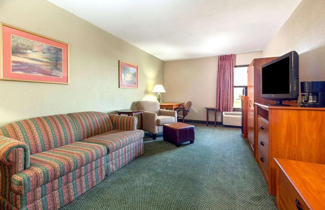 Baymont By Wyndham Amarillo East-1
