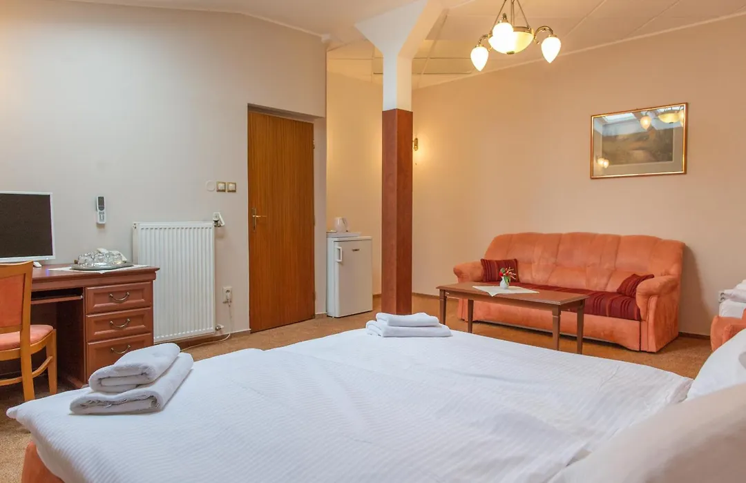 Hotel Grand-1