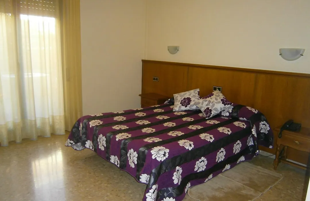 Hotel Reina Isabel-1