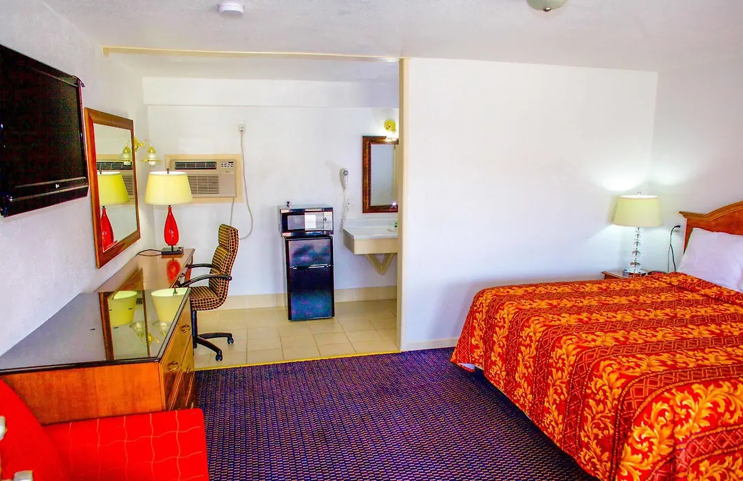 Knights Inn Harrisonville-1
