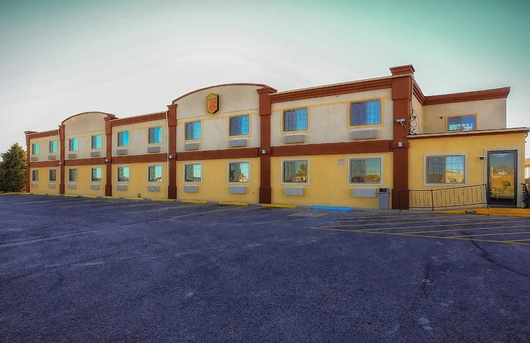 Super 8 By Wyndham Douglas-1