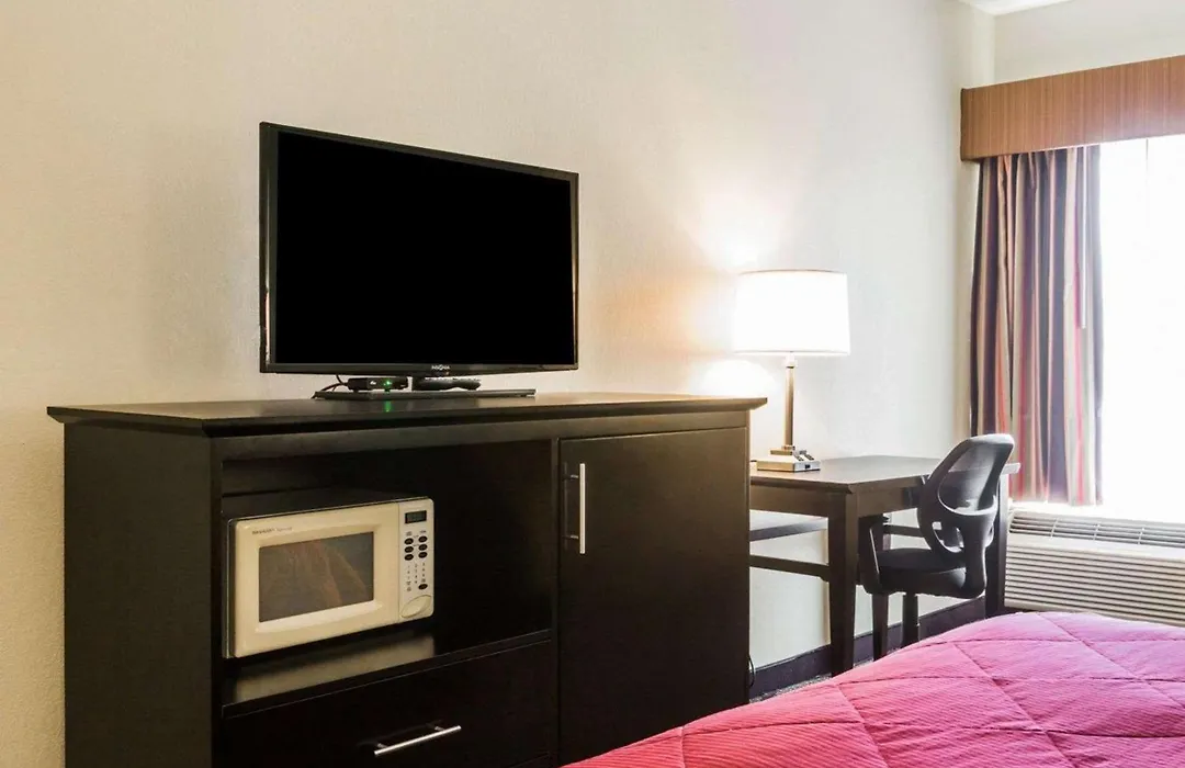 Quality Inn & Suites North Montgomery-1