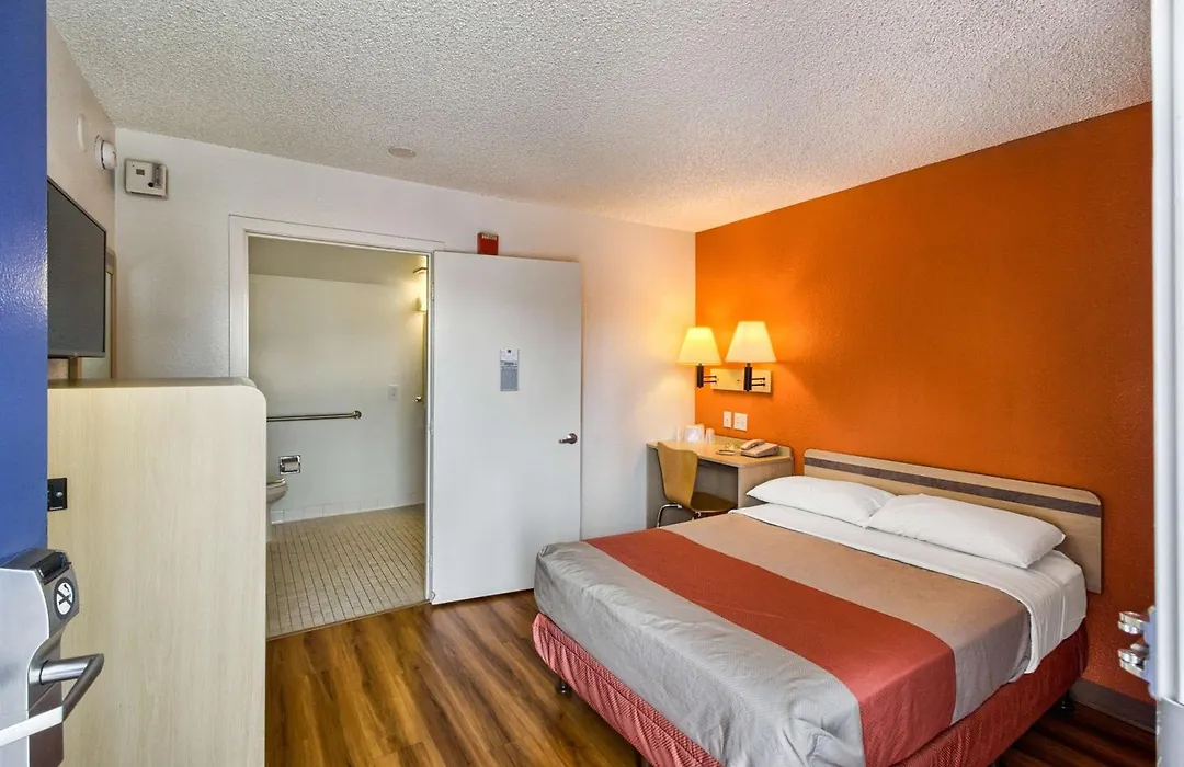 Motel 6-Everett, Wa - South-1