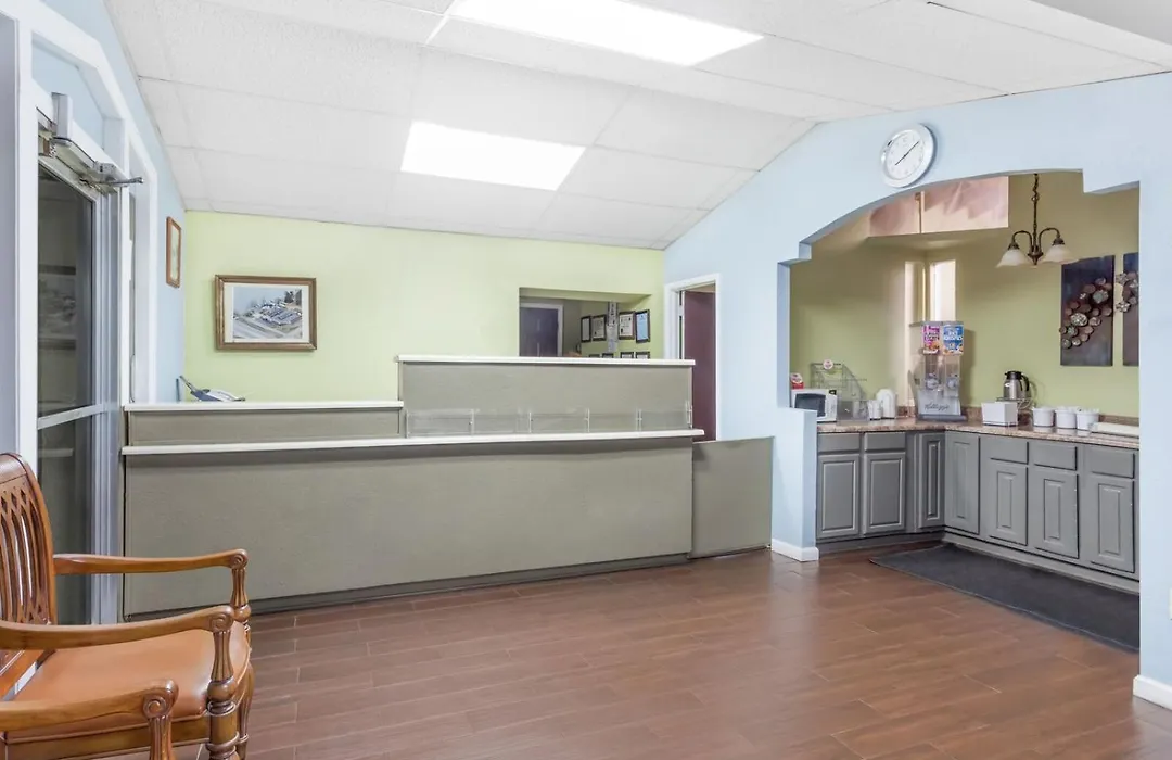 Lake View Inn & Suites-1