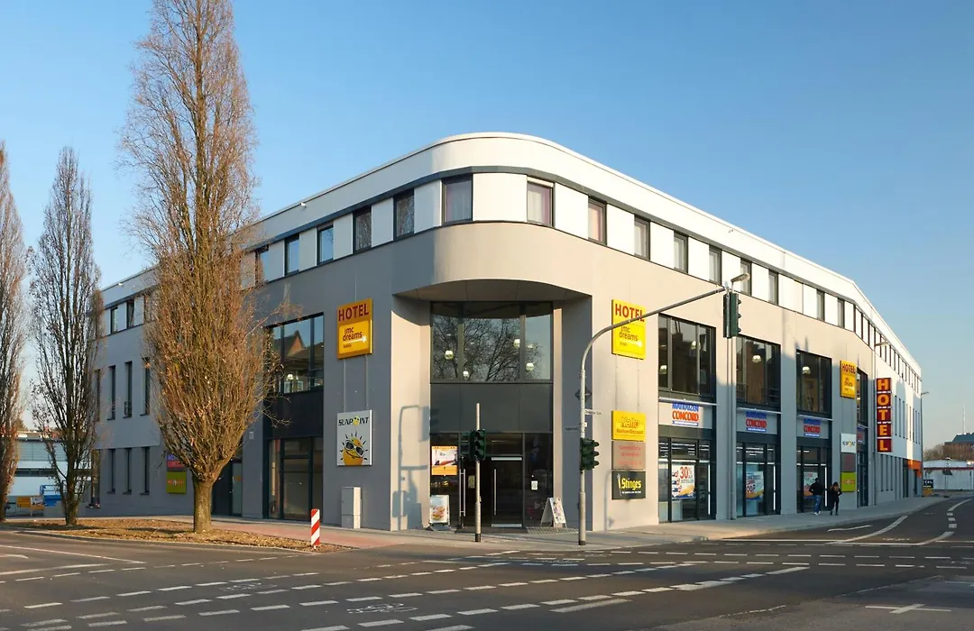 McDreams Hotel Mönchengladbach-1