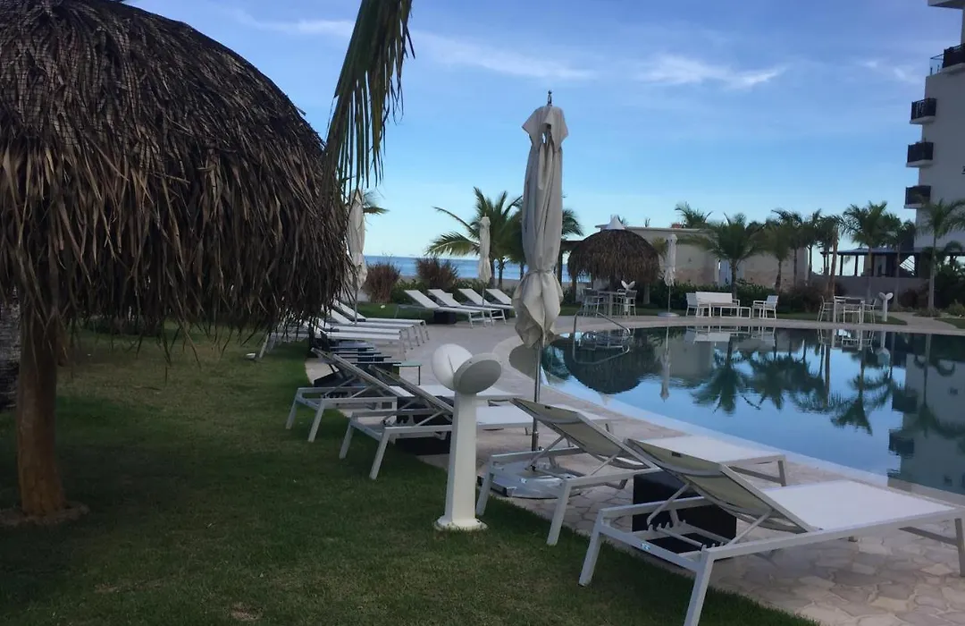 Condominio 5E Ventanas Del Mar en Playa Caracol-1
