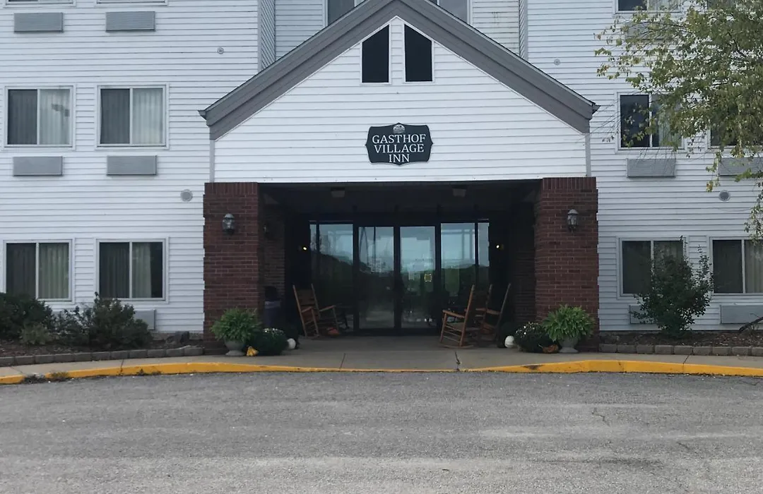 Gasthof Amish Village Inn-1