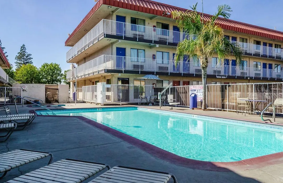 Motel 6-Fresno, Ca - Yosemite Hwy-1