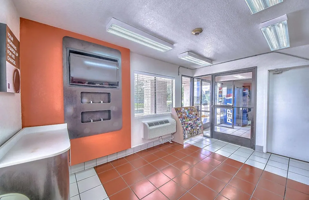 Motel 6 San Antonio, Tx Six Flags Fiesta Tx - La Cantera Area-1