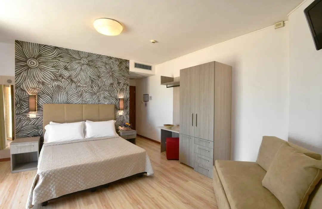 Hotel Excelsior-1