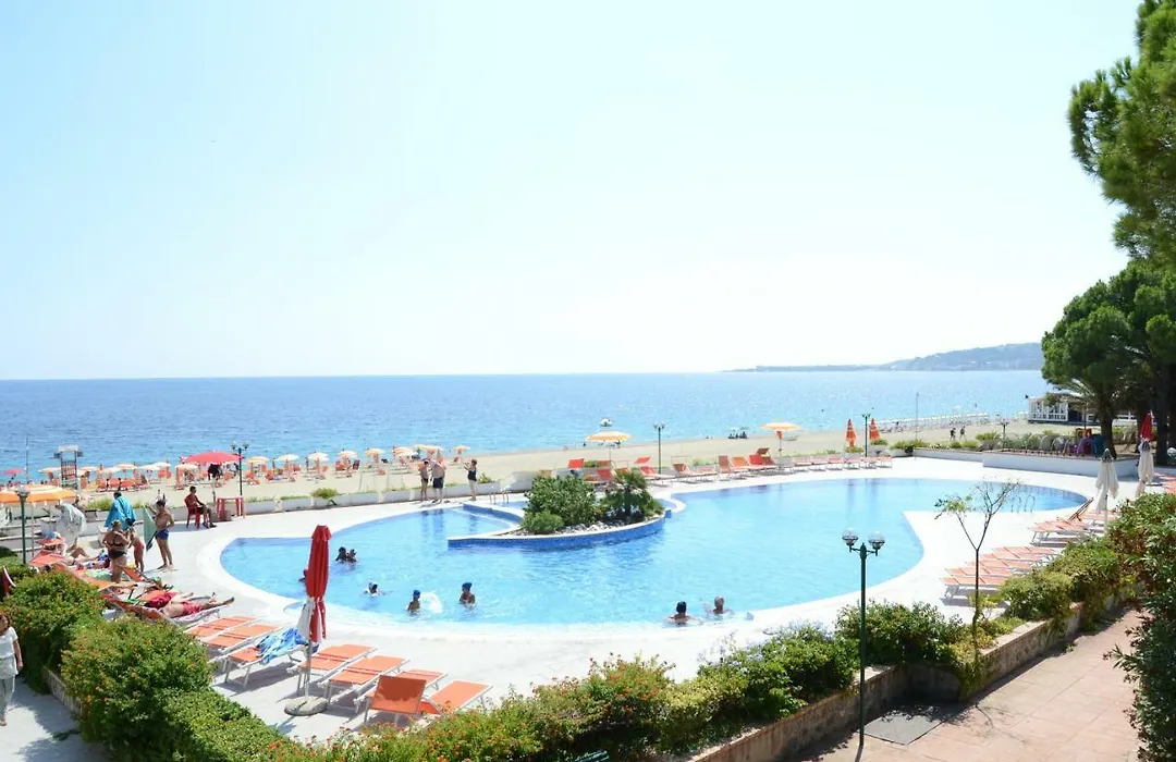 Estella Club-1