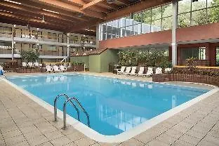 Ramada By Wyndham Beaver Falls-1