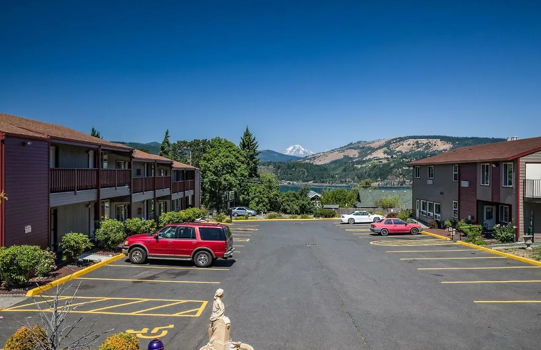 Riverview Lodge-1
