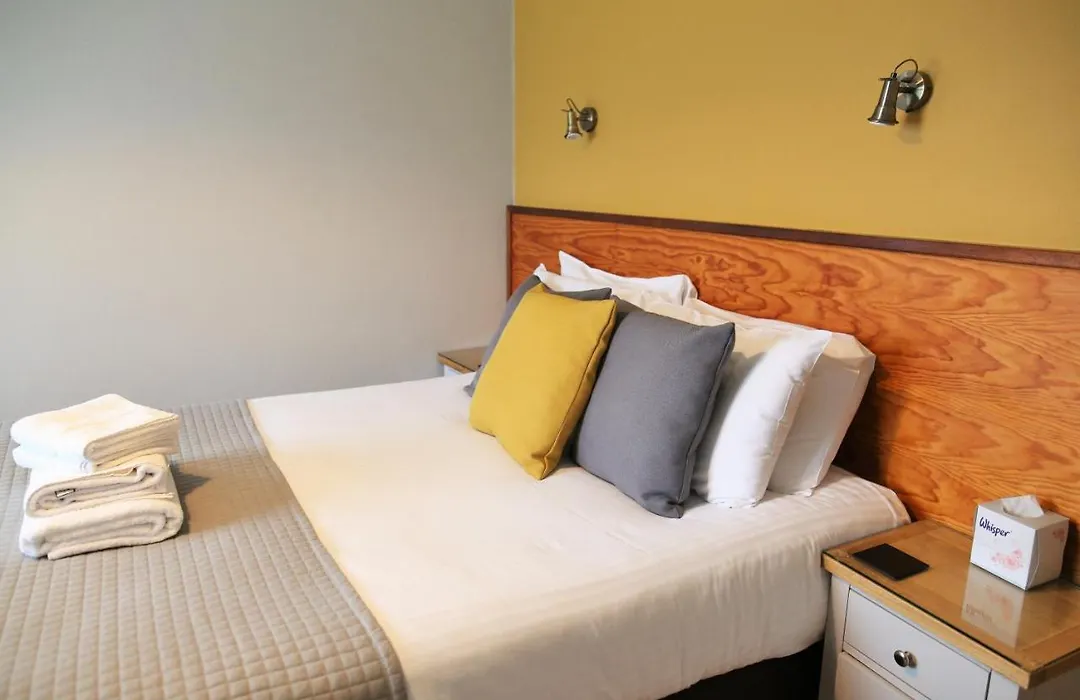 Tricky'S Hotel-1