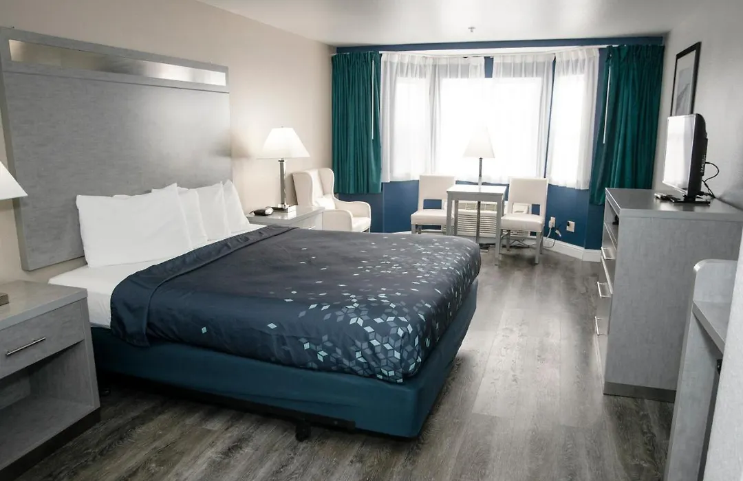 Anchor Beach Inn-1