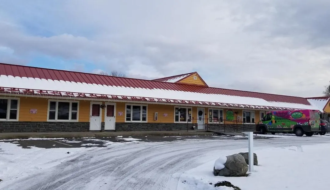 Middlebury Sweets Motel-1