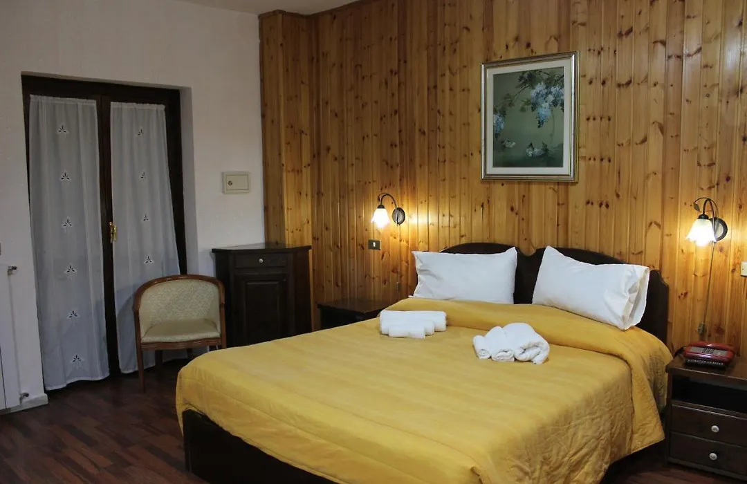 Hotel Lo Scoiattolo-1
